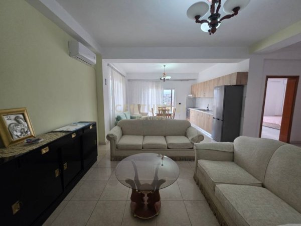 Tirane, jepet me qera apartament 2+1 Kati 3, 126 m² 600 € (Prane Farmacise 10)