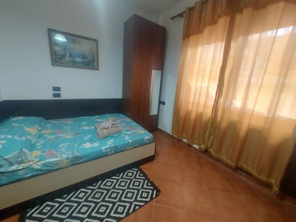 Tirane, jepet me qera garsonier 1+1 Kati 1, 37 m² 360 € (Frigoriferi)