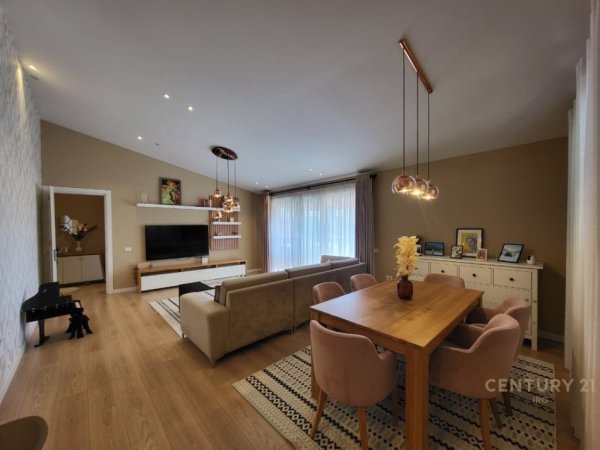 Tirane, shitet apartament 2+1 Kati 6, 99 m² 175.000 € (Mine Peza)