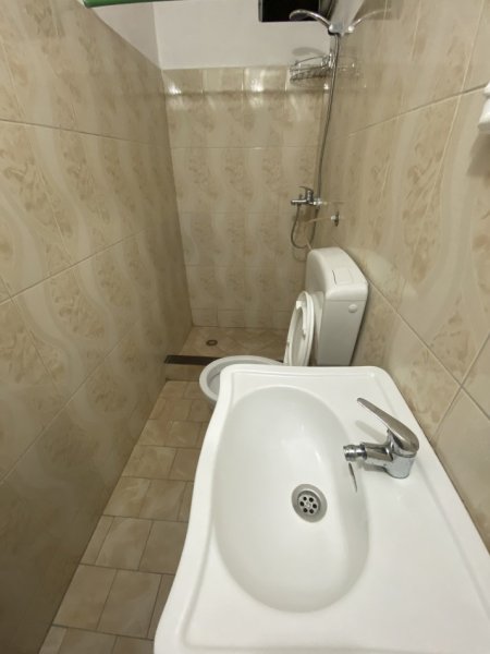 Tirane, jepet me qera shtepi 1+1 Kati 1, 51 m² 260 € (ruga 5 maj)