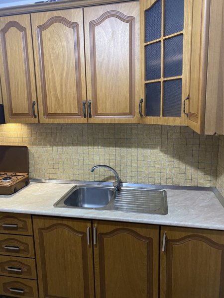 Tirane, jepet me qera shtepi 1+1 Kati 1, 56 m² 260 € (ruga 5 maj)