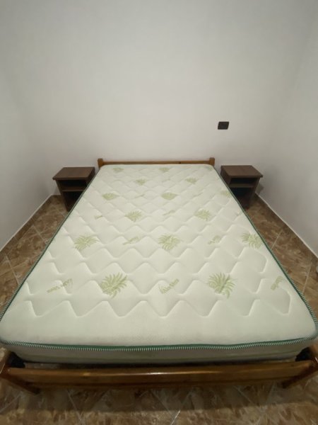 Tirane, jepet me qera shtepi 1+1 Kati 1, 56 m² 260 € (ruga 5 maj)