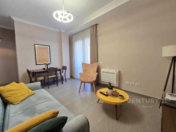 Tirane, jepet me qera apartament 2+1 Kati 3, 120 m² 800 € (Pazari Ri)