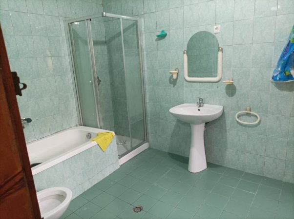 Tirane, jepet me qera shtepi 2+1+Ballkon Kati 0, 96 m² 450 € (ne Laprake Tirane.)