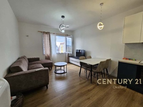 Tirane, jepet me qera apartament 3+1 Kati 9, 104 m² 700 € (Fusha Aviacionit)