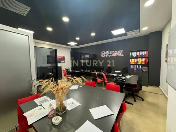 Tirane, shitet ambjent biznesi Kati 3, 44 m² 250.000 € (ETC)