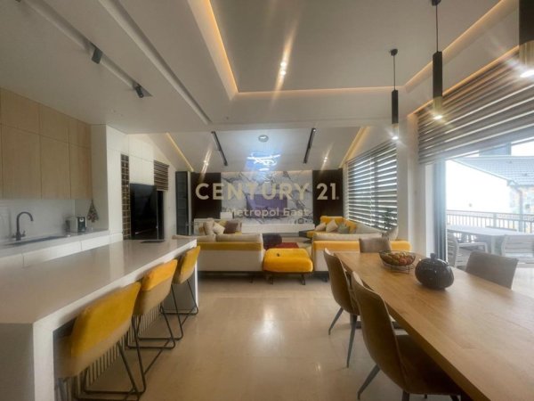 Tirane, jepet me qera Vile 1 Katshe Kati 1, 2.000 m² 4.500 € (Berzhite, Tirane)