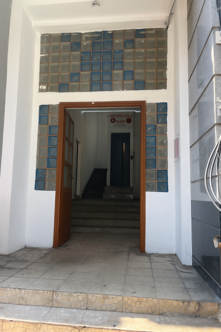Tirane, jepet me qera ambjent biznesi Kati 2, 71 m² 800 € (rr Vaso Pasha)
