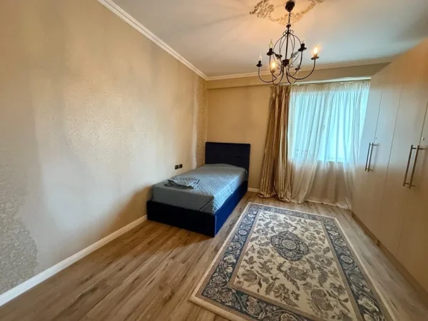 Tirane, shes apartament 2+1+Ballkon Kati 5, 125 m² 385.000 € (Bllok)