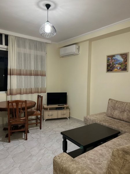 Tirane, jepet me qera nga Pronari, pa-komision apartament 1+1 Kati 3, 500 € (Sheshi Wilson)