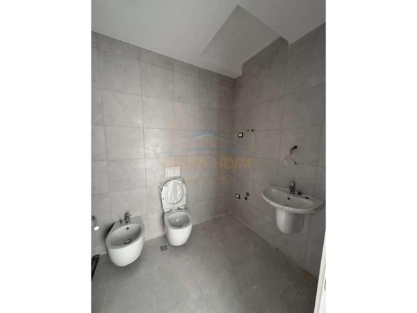 Tirane, shitet apartament 1+1+Ballkon Kati 3, 72 m² 210.000 € (LIQENI I THATE)