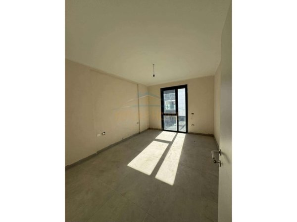Tirane, shitet apartament 1+1+Ballkon Kati 3, 72 m² 210.000 € (LIQENI I THATE)