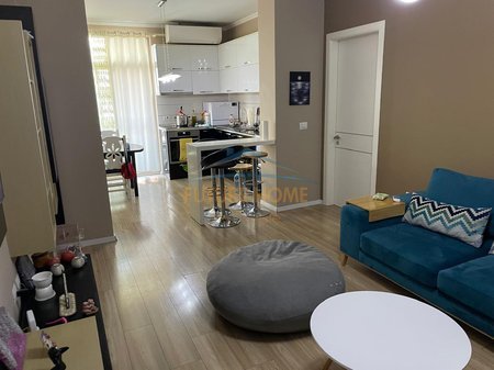 Tirane, shitet apartament 2+1+Ballkon Kati 5, 108 m² 163.000 € (UNAZA E RE)
