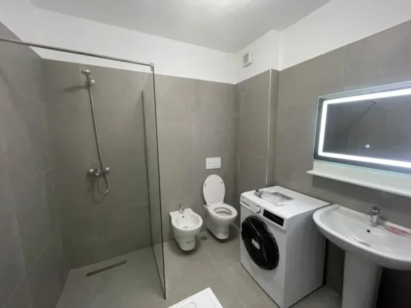 Tirane, jepet me qera apartament 1+1 Kati 2, 82 m² 700 € (Kodra e Diellit 2)