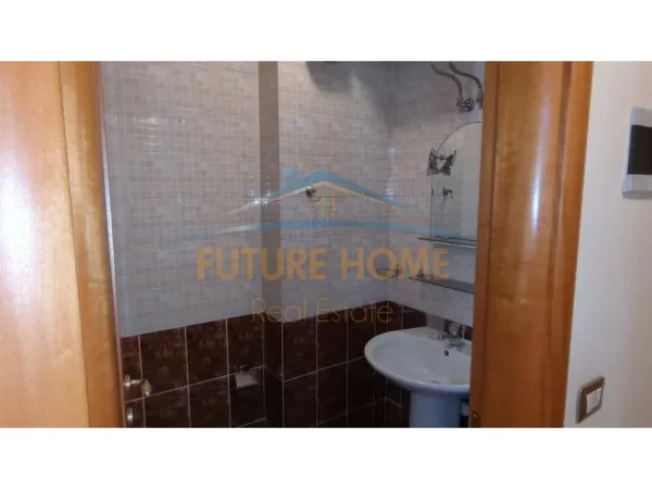 Tirane, shitet apartament 1+1+Aneks+Ballkon Kati 11, 70 m² 145.000 € (qatar center)