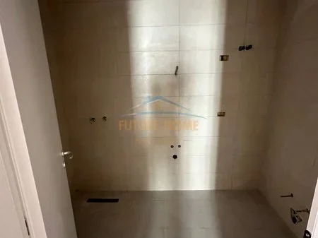 Tirane, shitet apartament 2+1+Ballkon Kati 3, 101 m² 110.000 € (univers city)