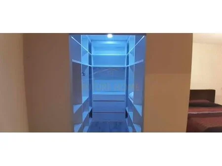 Tirane, jepet me qera apartament 2+1+Ballkon , 160 m² 1.200 € (qender)