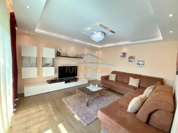 Tirane, jepet me qera apartament 3+1+Aneks+Ballkon Kati 3, 130 m² 1.200 € (liqeni i that)