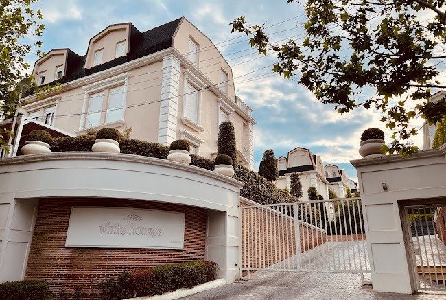 Tirane, jepet me qera Vile 3 Katshe Kati 0, 358 m² 2.400 € (TEG)