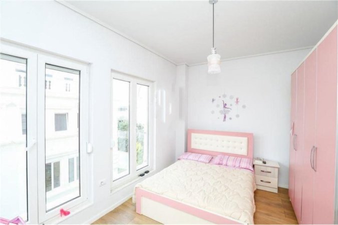 Tirane, jepet me qera Vile 3 Katshe Kati 0, 358 m² 2.400 € (TEG)