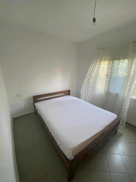 Vlore, jepet me qera apartament 1+1 Kati 1, 150 € 
