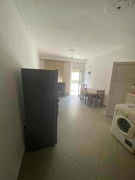 Vlore, jepet me qera apartament 1+1 Kati 1, 150 € 