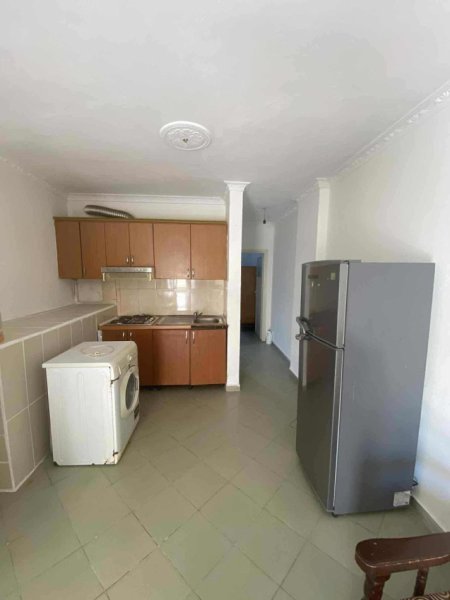 Vlore, jepet me qera apartament 1+1 Kati 1, 150 € 