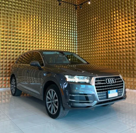 Durres, shes SUV Audi Q7 2018 Prestige Benzin, gri e erret automatik Kondicioner 201.140 km