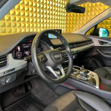 Durres, shes SUV Audi Q7 2018 Prestige Benzin, gri e erret automatik Kondicioner 201.140 km