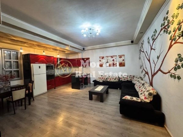 Tirane, jepet me qera apartament 1+1 Kati 2, 65 m² 500 € (Laprake)