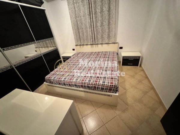 Tirane, jepet me qera apartament 1+1 Kati 2, 65 m² 500 € (Laprake)