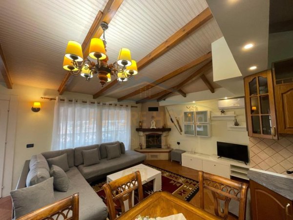 Tirane, jepet me qera apartament 3+1+Ballkon Kati 3, 167 m² 800 € (Vilat Gjermane)