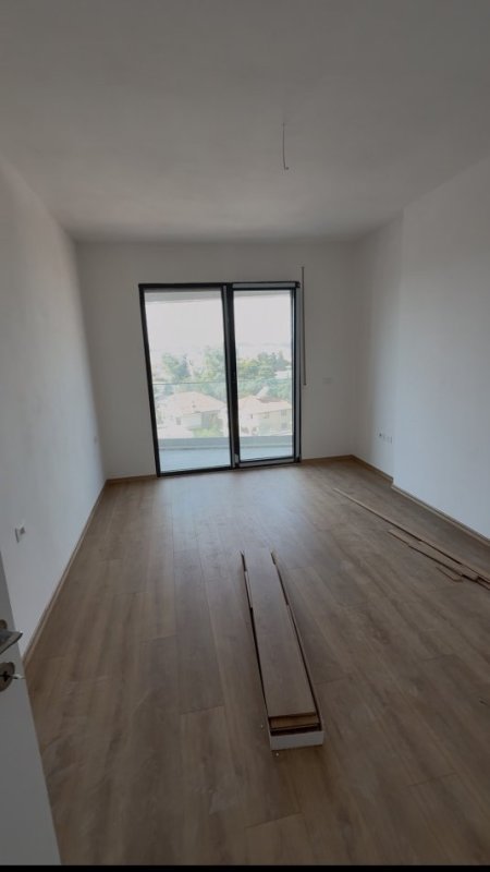Tirane, jepet me qera nga Pronari, pa-komision apartament 1+1+Ballkon Kati 4, 70 m² 450 € (Don Bosko, 1 min larg spitalit ushtarak)