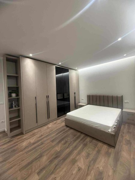 Tirane, jepet me qera apartament 2+1+Aneks+Ballkon Kati 2, 100 m² 750 € (Jordan Misja)