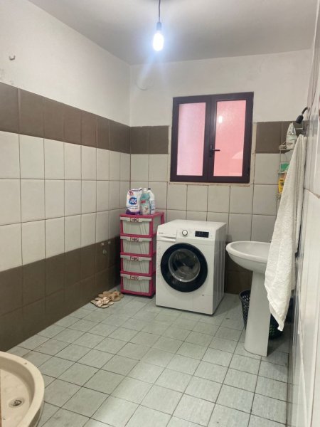 Tirane, jepet me qera nga Pronari, pa-komision shtepi 2+1 Kati 0, 400 € (Sadik Petrela)