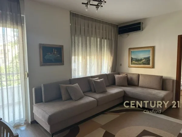 Tirane, jepet me qera apartament 2+1 Kati 4, 120 m² 800 € (Myslym Shyri)