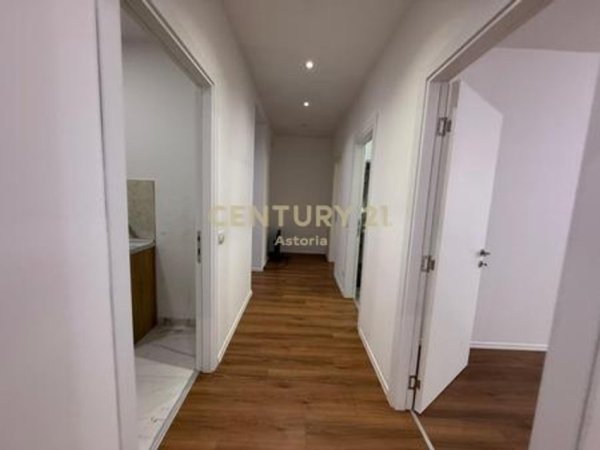 Tirane, jepet me qera ambjent biznesi Kati 5, 130 m² 600 € (Astir)