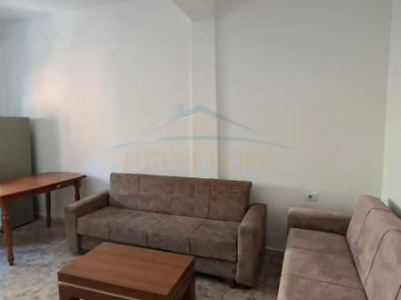 Tirane, jepet me qera apartament 1+1 Kati 2, 85 m² 500 € 