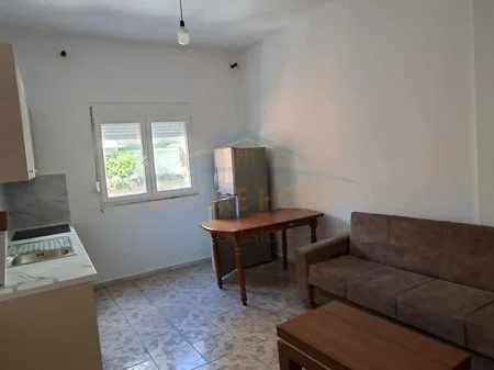 Tirane, jepet me qera apartament 1+1 Kati 2, 85 m² 500 € 