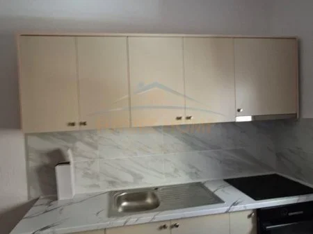 Tirane, jepet me qera apartament 1+1 Kati 2, 85 m² 500 € 
