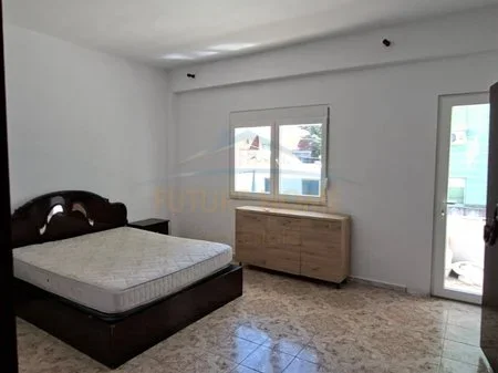 Tirane, jepet me qera apartament 1+1 Kati 2, 85 m² 500 € 