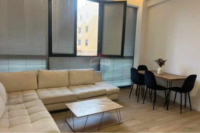 Tirane, jepet me qera apartament 1+1+Ballkon , 70 m² 