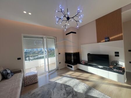 Tirane, jepet me qera Vile , 480 m² 6.500 € 