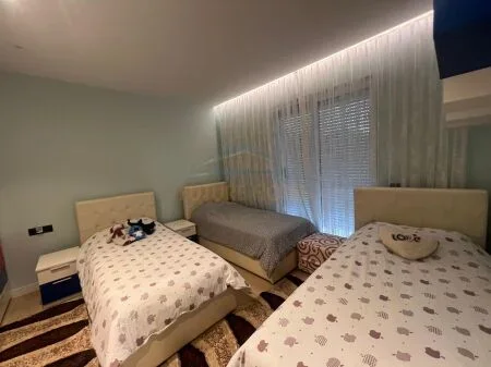 Tirane, jepet me qera Vile , 480 m² 6.500 € 