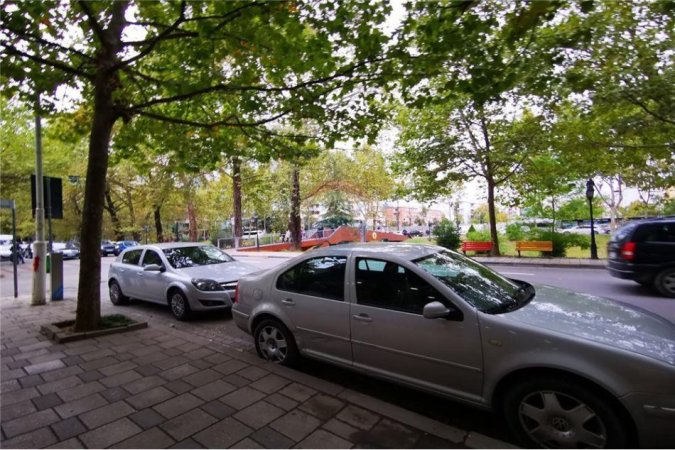 AMBIENT KOMERCIAL PER QIRA !