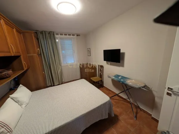 Tirane, jepet me qera apartament 2+1 Kati 2, 80 m² 600 € 