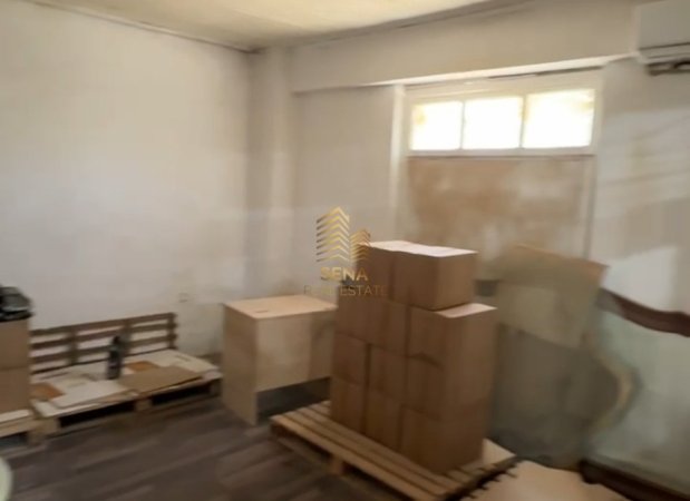 Tirane, jepet me qera magazine Kati 0, 80 m² 500 € (Rruga Vangjel Noti)