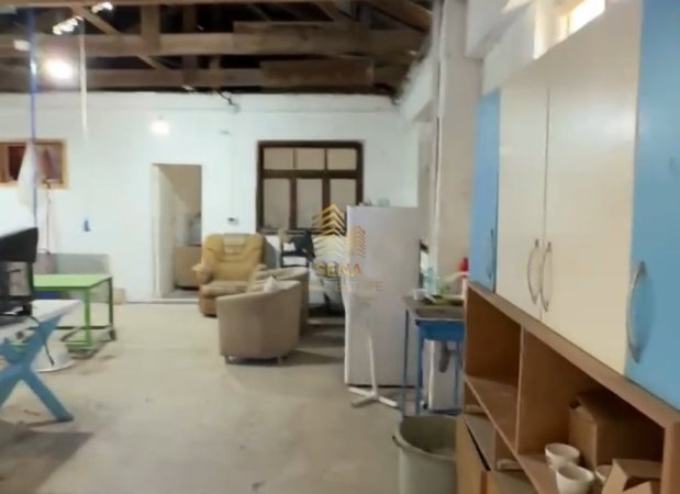 Tirane, jepet me qera magazine Kati 0, 80 m² 500 € (Rruga Vangjel Noti)