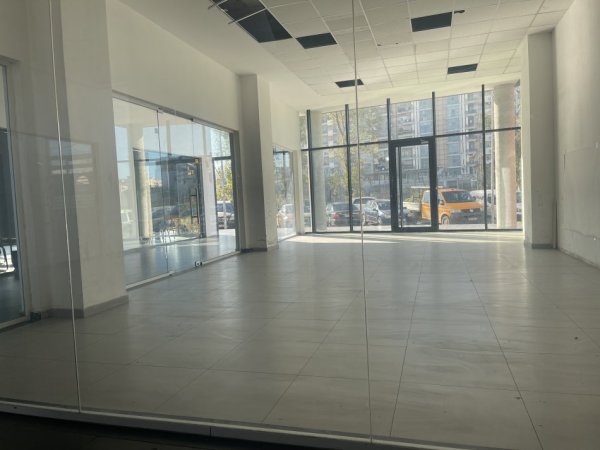Tirane, shitet ambjent biznesi , 94 m² (Rruga Teodor Keko)