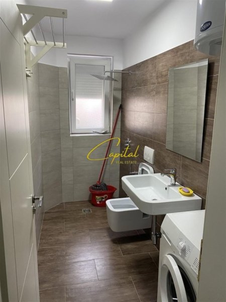 Tirane, jepet me qera apartament 2+1 Kati 2, 80 m² 550 € (PORCELAN)